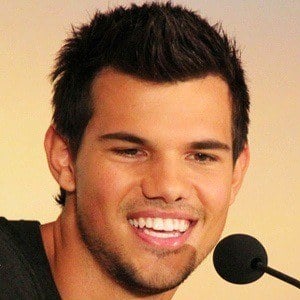 Taylor Lautner 8 of 10