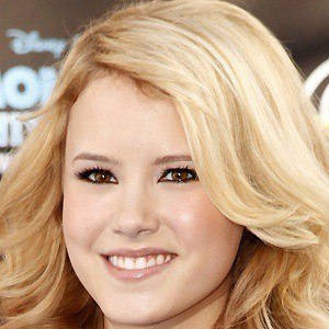 Taylor Spreitler Headshot 8 of 10