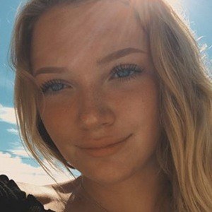 Taylorllynne Headshot 9 of 10