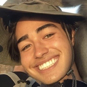 タゼル ヒューズ Headshot