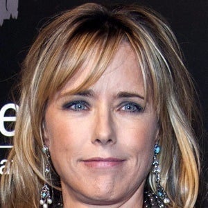 Tea Leoni Headshot 4 of 5