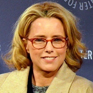 Tea Leoni Headshot 5 of 5