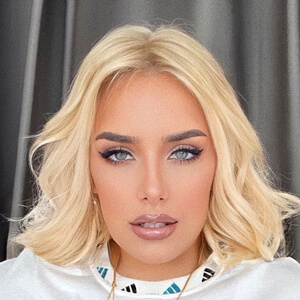 Tea Trifoni Headshot 2 of 11