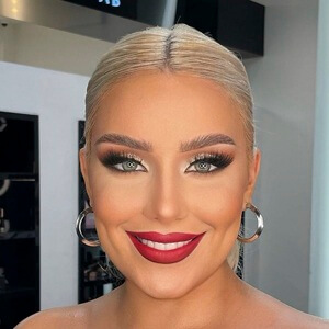 Tea Trifoni Headshot 6 of 11