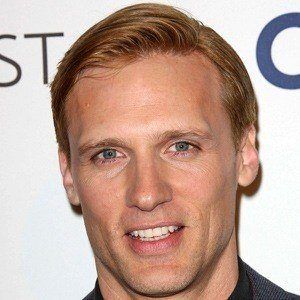 Teddy Sears Headshot 5 of 8