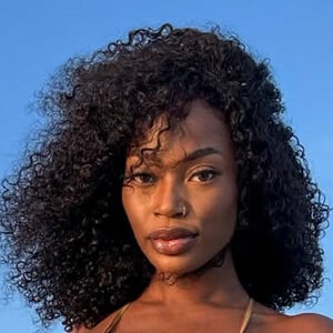Teresa Lavae Headshot 6 of 6