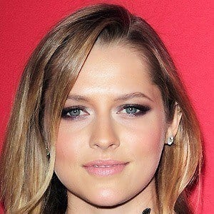 Teresa Palmer Headshot 5 of 10