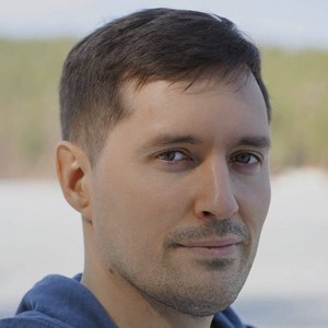 Terl Kabot Headshot 3 of 8