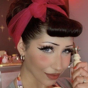 The Pinup Mommy Headshot 4 of 10