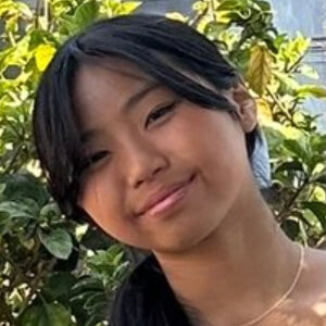 The_Weirdo_Abby Headshot 3 of 3