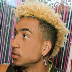TheBlondeJon at age 19