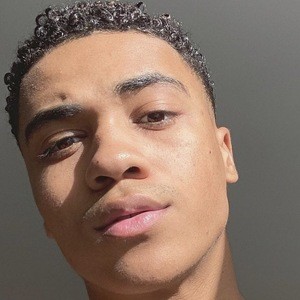 Theo Graham Headshot 6 of 8