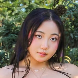 Theresa Tran Headshot 6 of 8