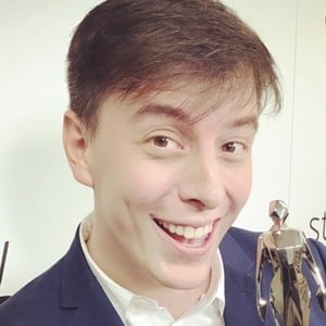 Thomas Sanders at age 27