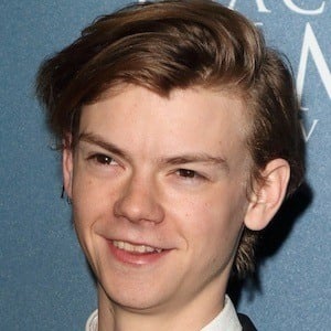 Conheça a vida e carreira de Thomas Brodie-Sangster