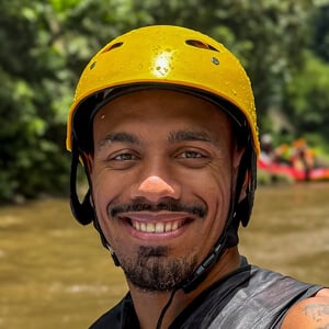 Thoms TV Headshot 3 of 6