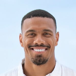 Thoms TV Headshot 4 of 6