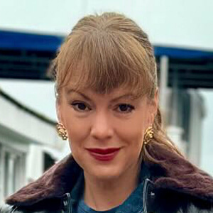 Tina Broccole Headshot 5 of 5