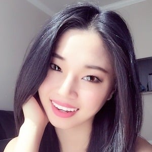 Tingting ASMR Headshot 8 of 8