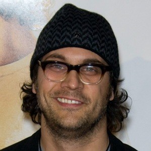 Todd Stashwick Headshot 4 of 8