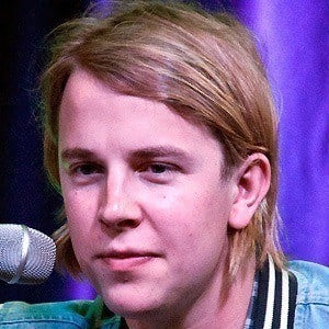 Tom Odell Headshot 6 of 7