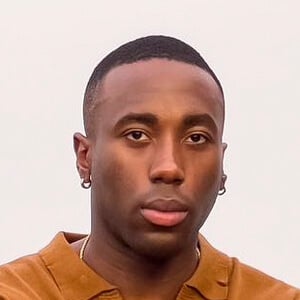 Tomisin Atobatele Headshot 4 of 4