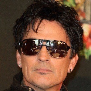 Tommy Lee Headshot 7 of 10