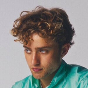 Tommy Villiers Headshot 4 of 4