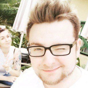 TomSka Headshot 8 of 10