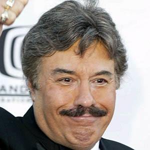 Is how orlando tall tony Tony Orlando