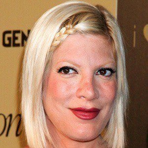 Tori Spelling - Bio, Family, Trivia | Famous Birthdays