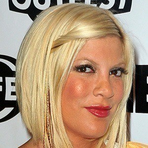 Tori Spelling - Bio, Family, Trivia | Famous Birthdays