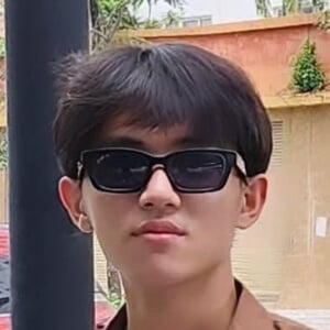 Trí Thiện Headshot 2 of 3