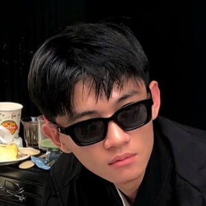 Trí Thiện Headshot 3 of 3