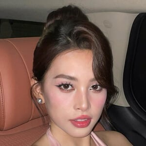 Trần Tiểu Vy Headshot 6 of 6