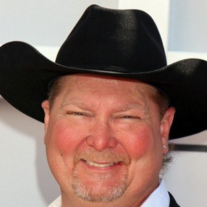 Tracy Lawrence Headshot 4 of 7