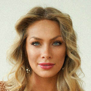 Tracy Sokat Headshot 2 of 6