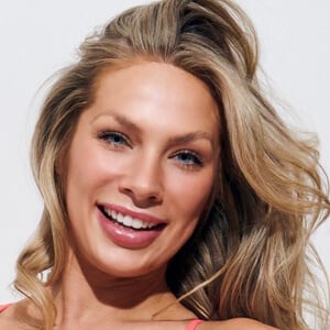 Tracy Sokat Headshot 3 of 6