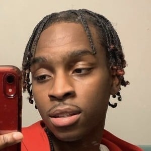 travolivee at age 21