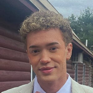 Trevon Woodbury Headshot 2 of 6