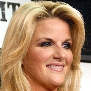 Trisha Yearwood Headshot 4 of 4