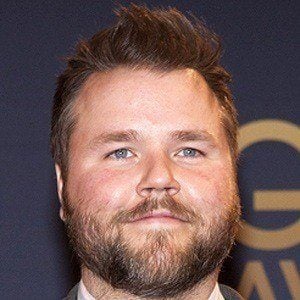 Tyler Labine - Bio, Family, Trivia | Famous Birthdays
