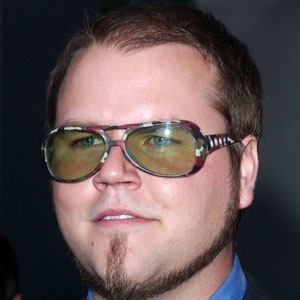 Tyler Labine - Bio, Family, Trivia | Famous Birthdays
