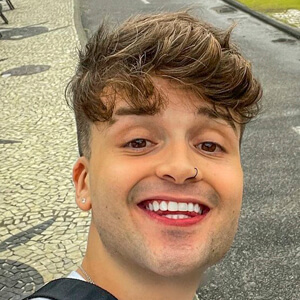 uJoaozinho Headshot 4 of 7