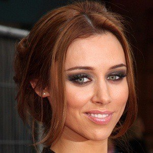 Una Healy Headshot 7 of 10