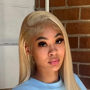 urfavkendraa Headshot 3 of 5