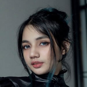 uwudracu - Age, Bio, Family | Famous Birthdays