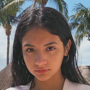 Vale Contreras Headshot 2 of 5