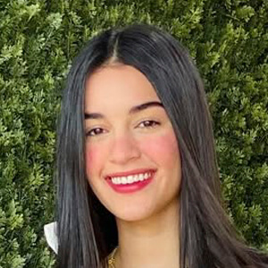 valeriadpss Headshot 2 of 6