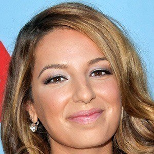 Vanessa Lengies Headshot 5 of 10